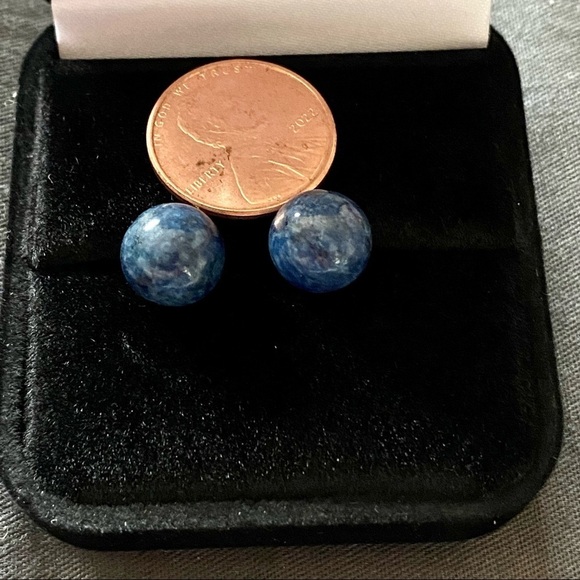 14 K GOLD POST BLUE SODALITE EARRINGS APPROXIMATELY 8mm